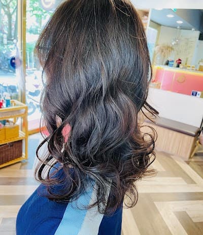 WLC HAIR SALON-推薦親子兒童剪髮 髮廊 歐美手刷染 黎諾頭皮保養 日式結構式護髮燙髮 韓系電棒燙 有機染髮 光療美甲沙龍 美睫 嫁接睫毛 紋綉霧眉 專業推薦價格 身體精油舒壓SPA 照片 3